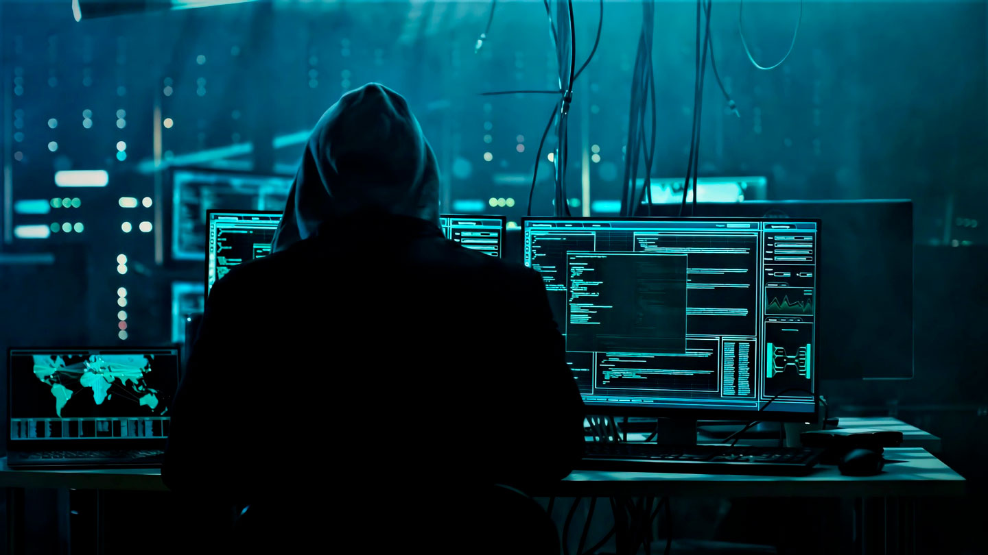 Хакер конвертирует выведенные из FTX средства из Ethereum в BTC, обваливая курс ETH